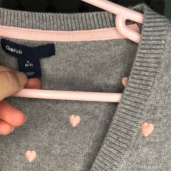 Gap Kids grey with pink hearts cardigan sz small - Picture 3 of 3